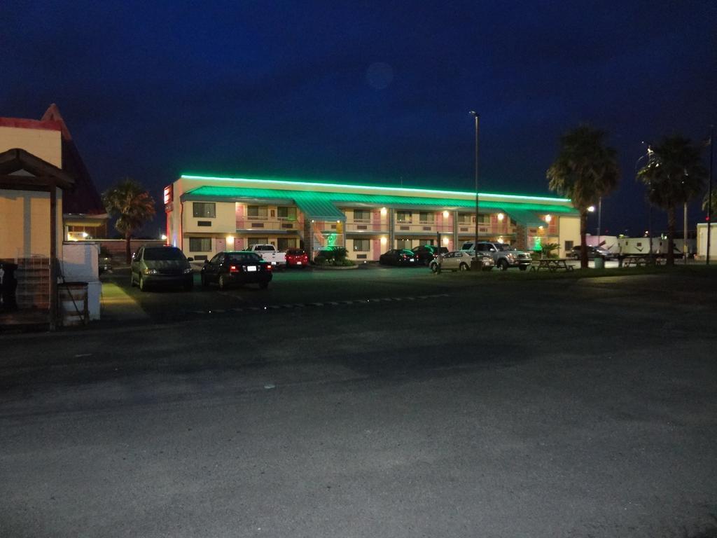 Nola Inn & Suites 新奥尔良 外观 照片
