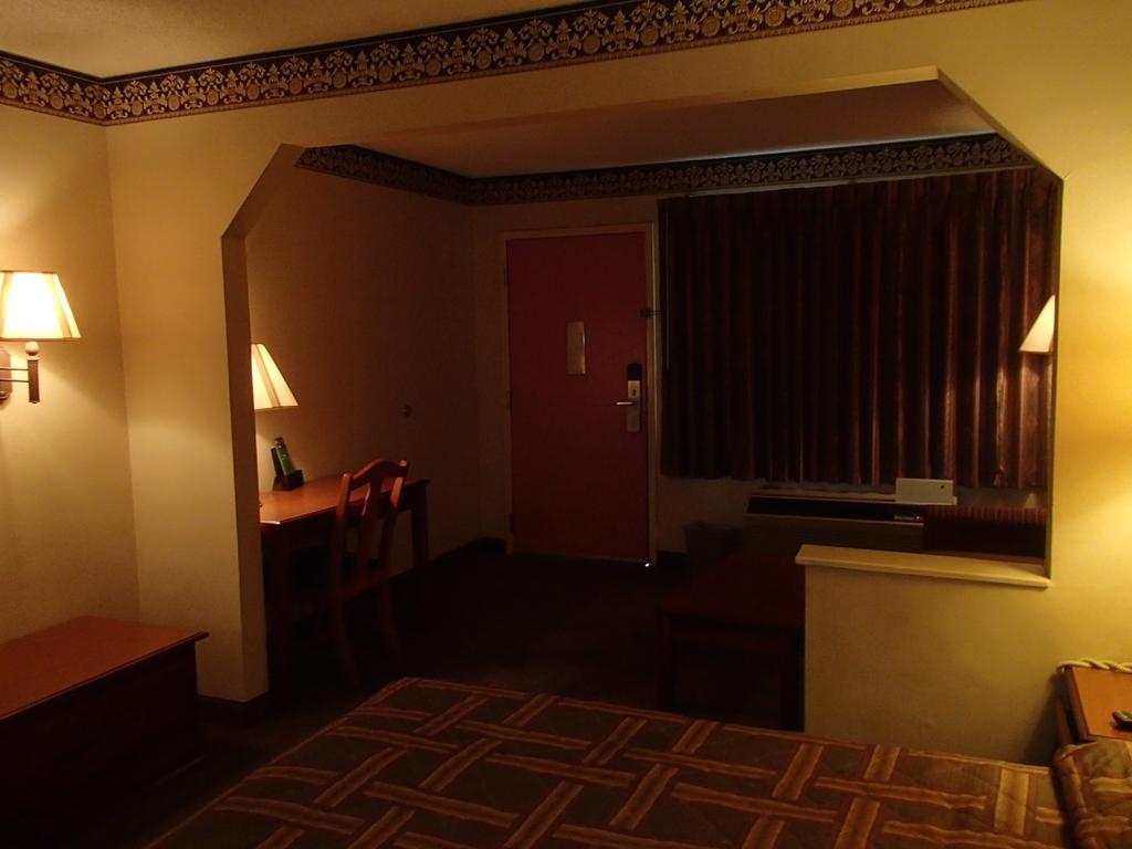 Nola Inn & Suites 新奥尔良 外观 照片