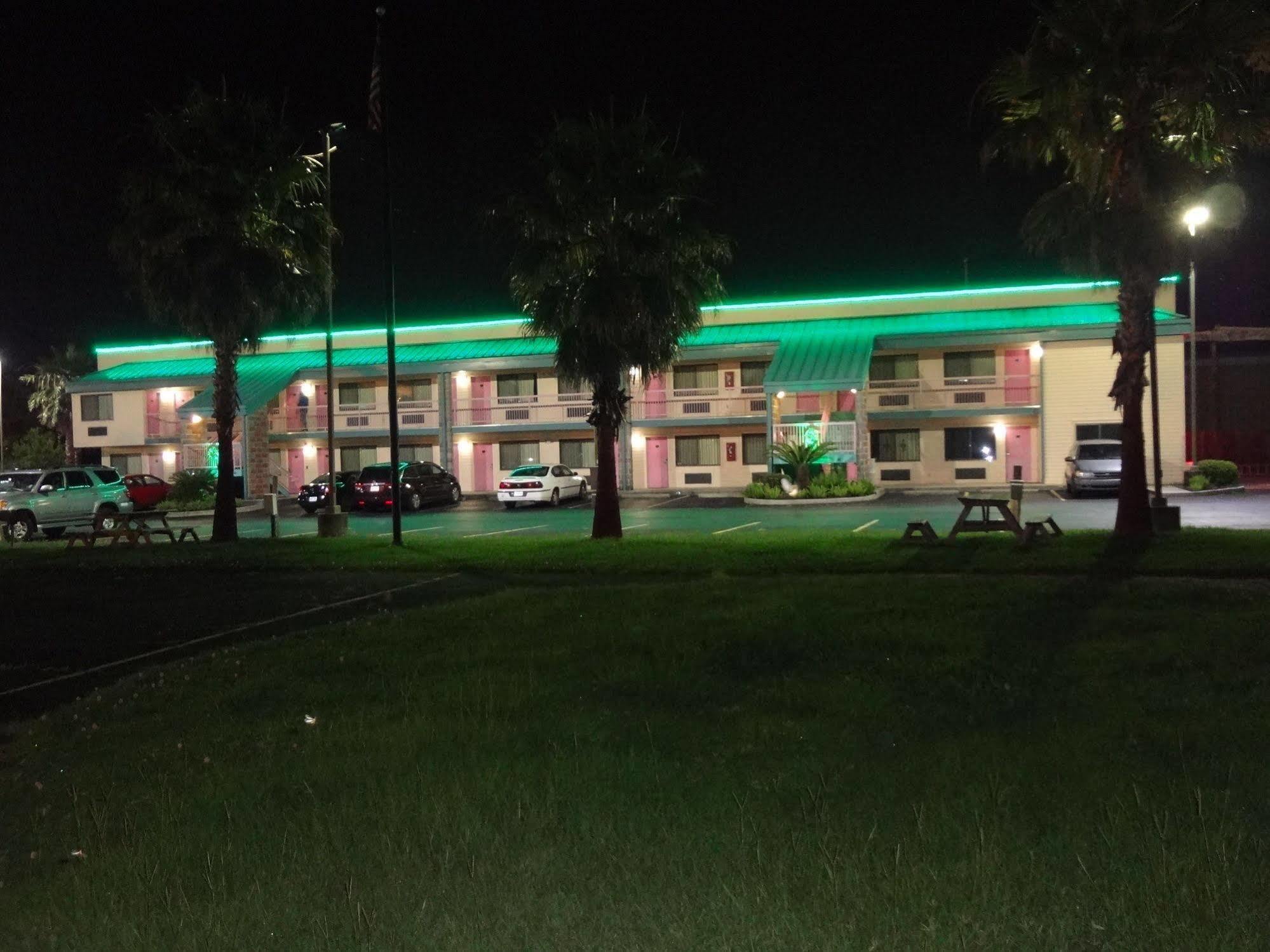 Nola Inn & Suites 新奥尔良 外观 照片