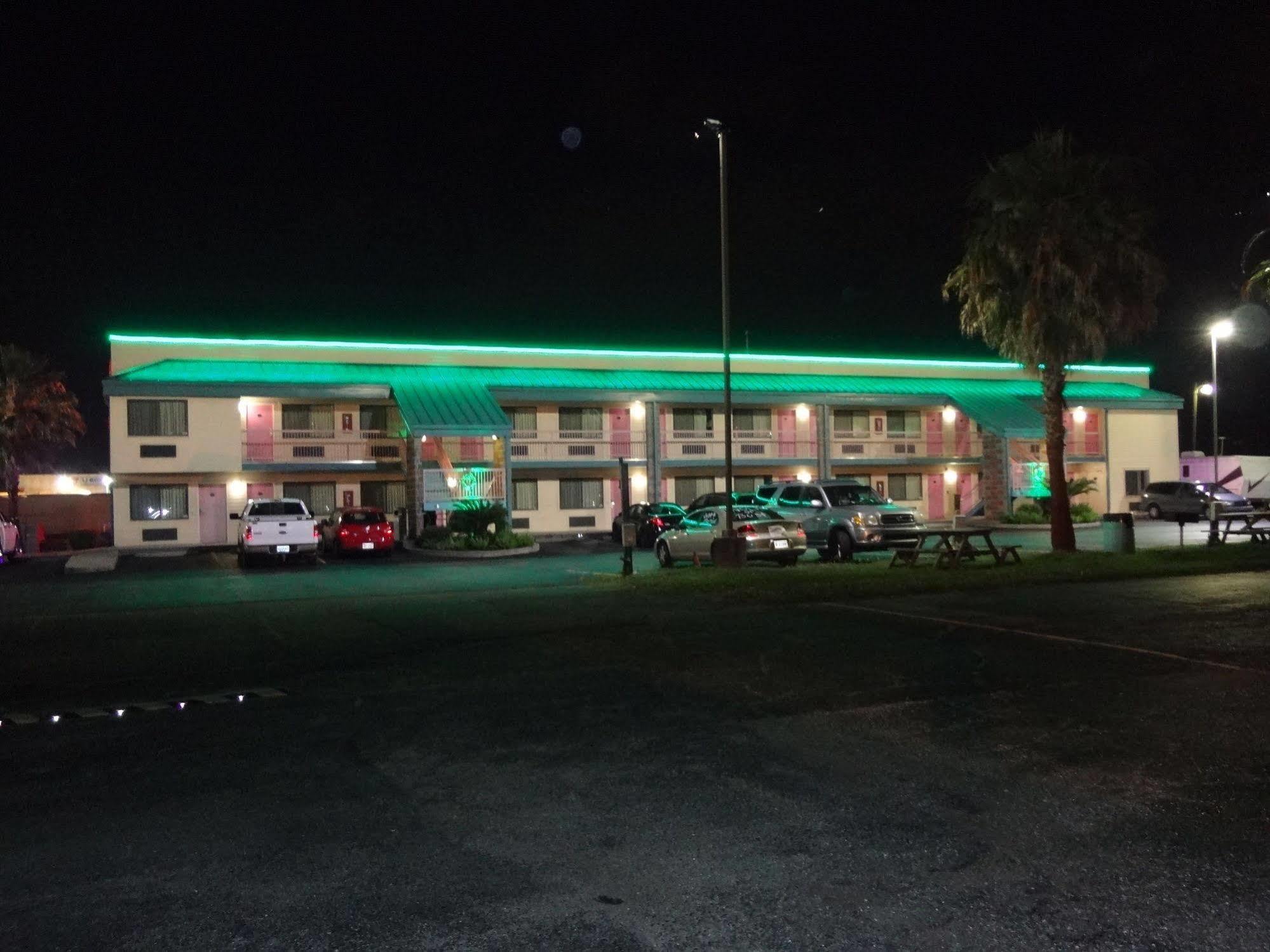 Nola Inn & Suites 新奥尔良 外观 照片